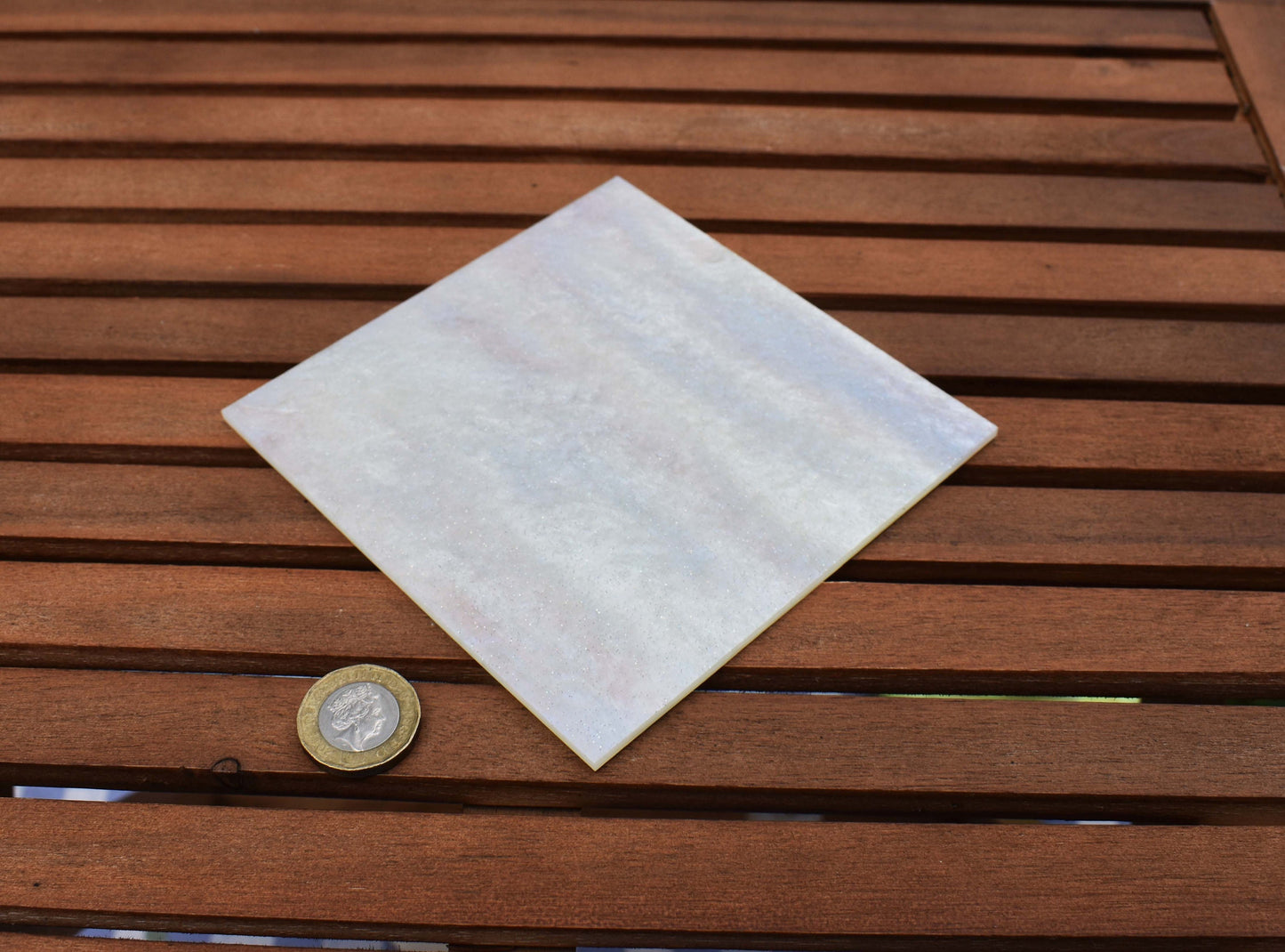 3mm AH-046 Pearl yellow shimmery marble & holographic LG gritter