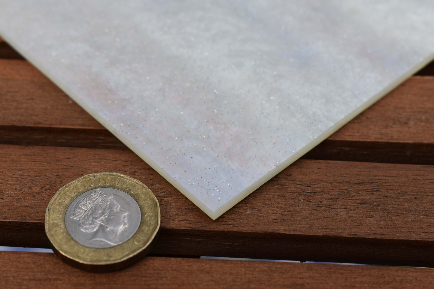 3mm AH-046 Pearl yellow shimmery marble & holographic LG gritter