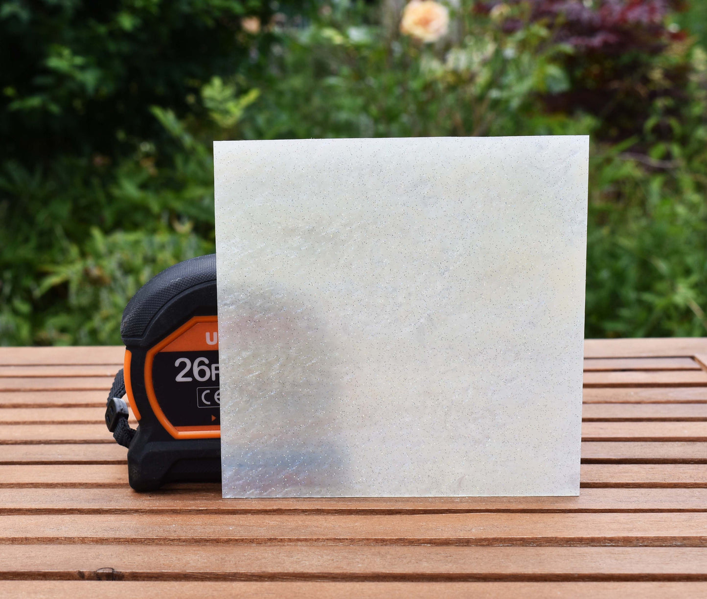 3mm AH-046 Pearl yellow shimmery marble & holographic LG gritter